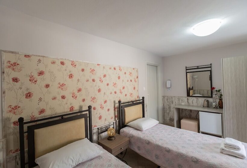 بنسيون Tassos Rooms