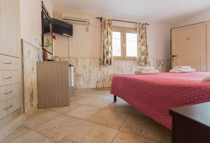 بنسيون Tassos Rooms