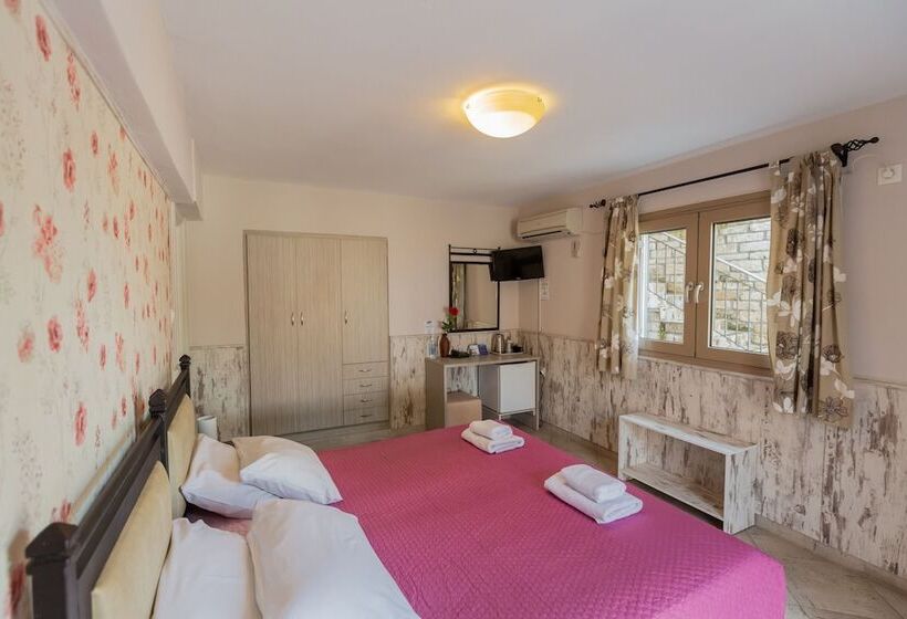 بنسيون Tassos Rooms