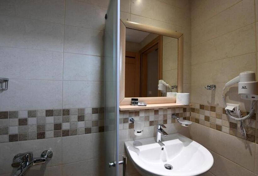 بنسيون Tassos Rooms