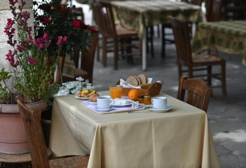 بنسيون Tassos Rooms