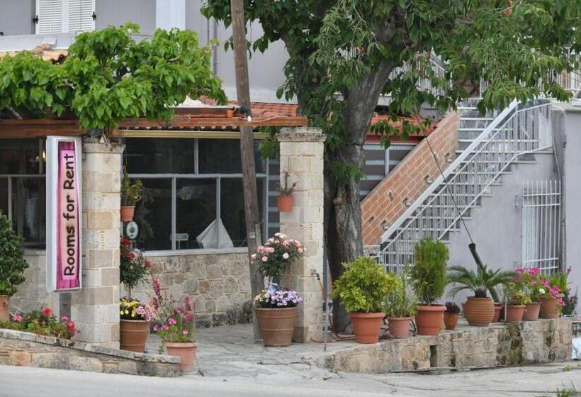 بنسيون Tassos Rooms