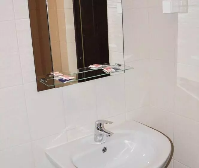 هتل 4 Rooms