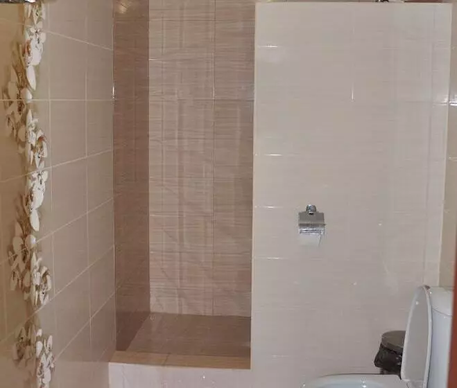 هتل 4 Rooms