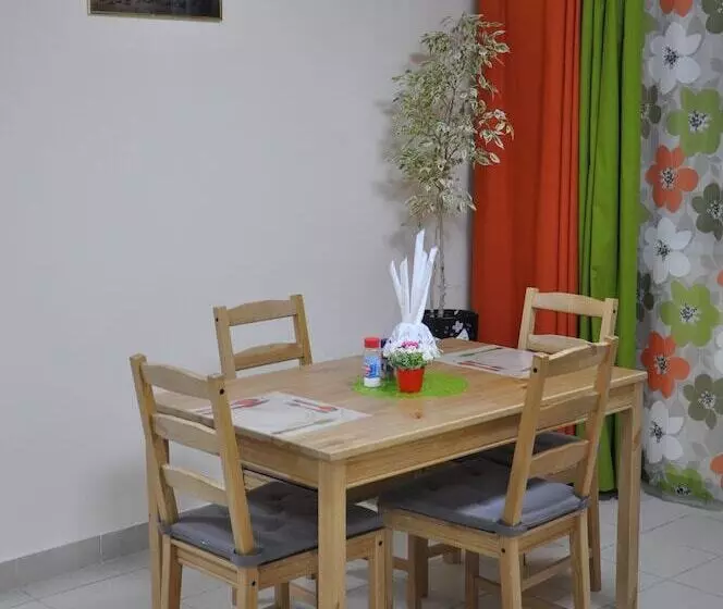 هتل 4 Rooms