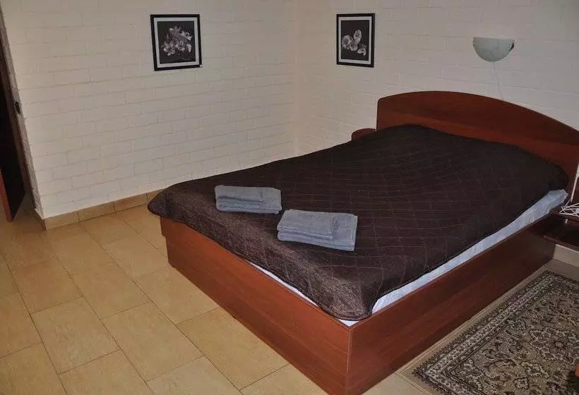 هتل 4 Rooms