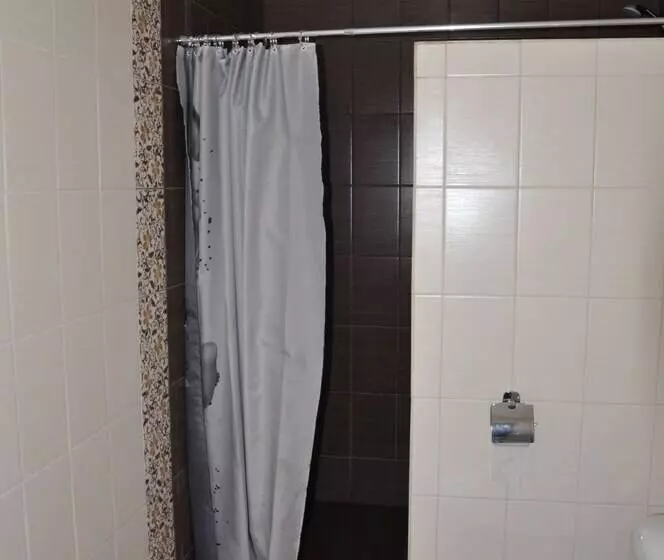 هتل 4 Rooms