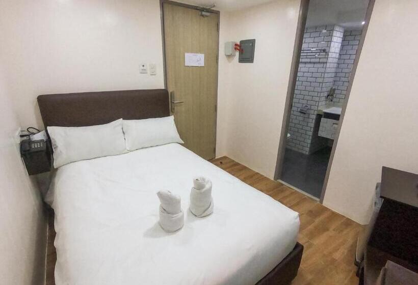 Hotel Emerald Island