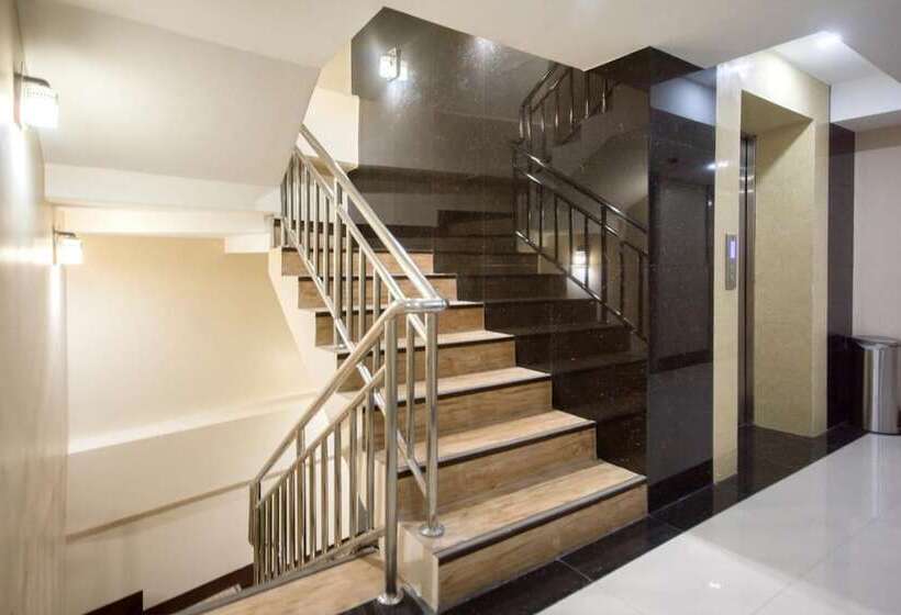 Hotel Emerald Island