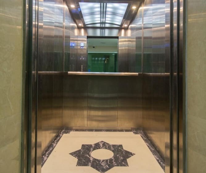 Hotel Emerald Island