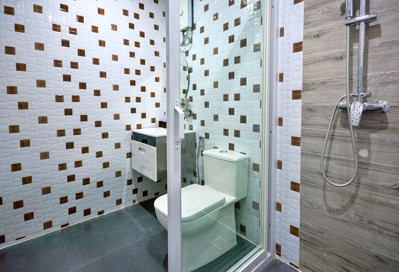 Hotel Emerald Island