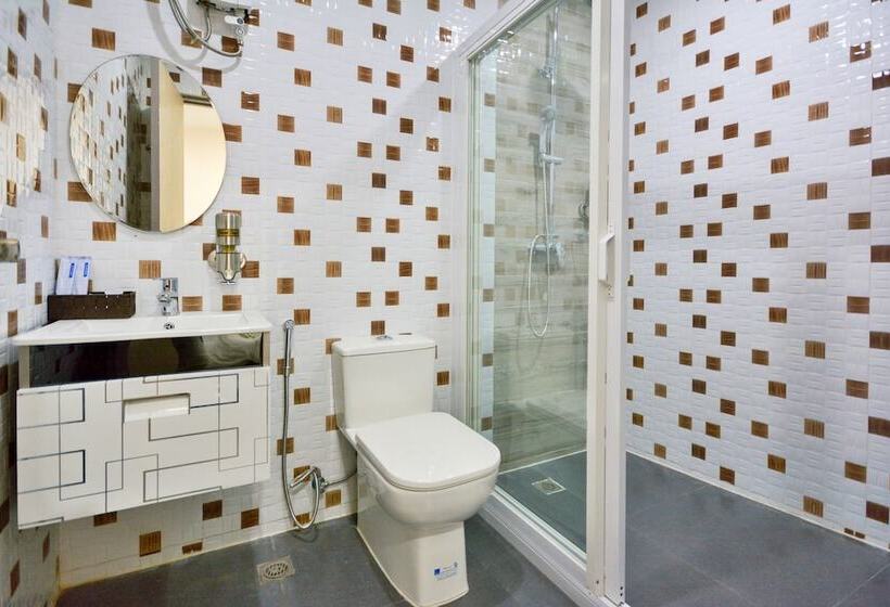 Hotel Emerald Island