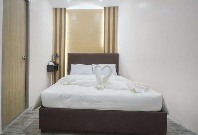 Hotel Emerald Island