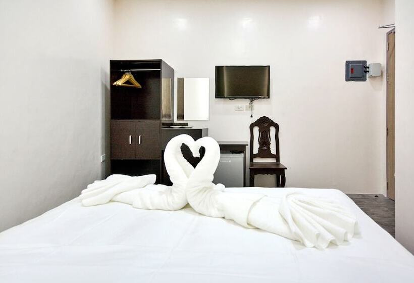 Hotel Emerald Island