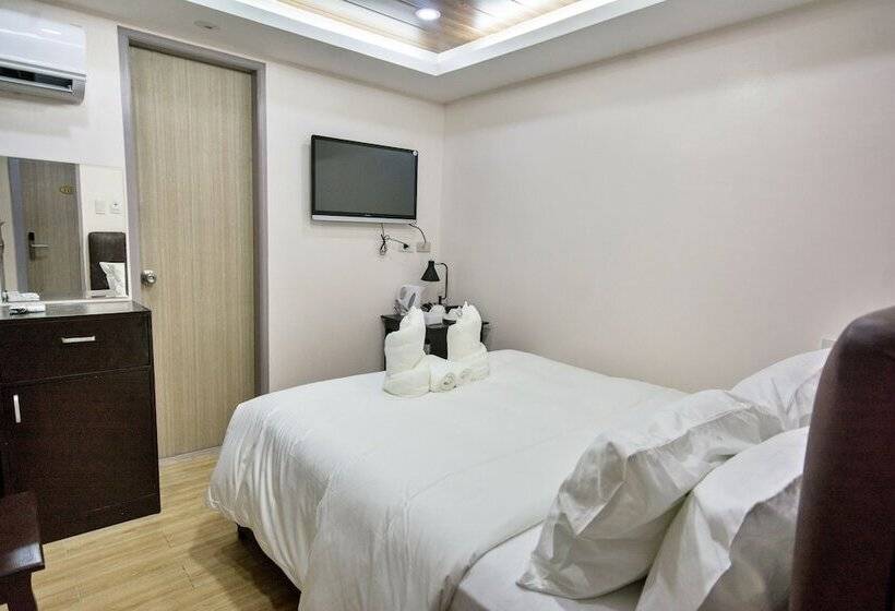 Hotel Emerald Island