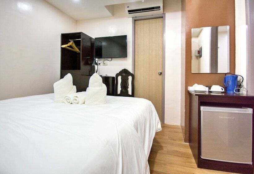 Hotel Emerald Island