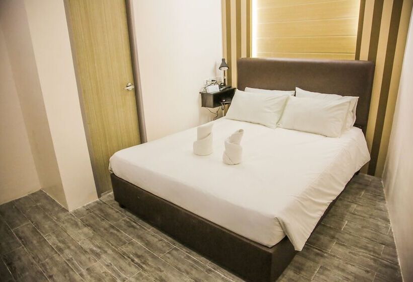 Hotel Emerald Island