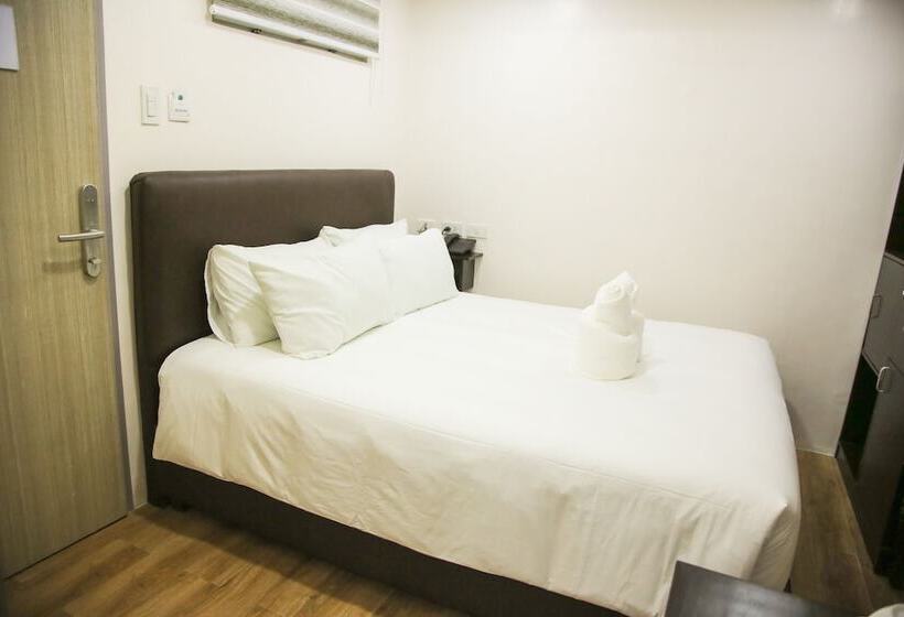 Hotel Emerald Island