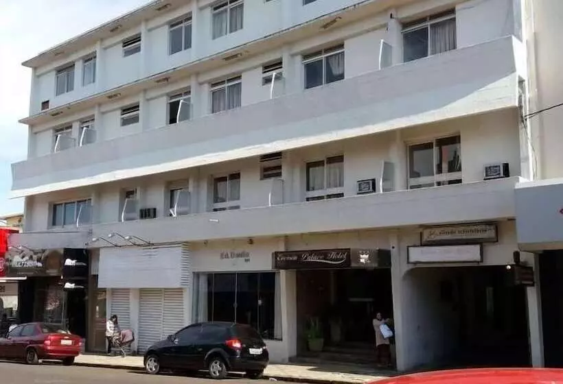 ホテル Everson Palace