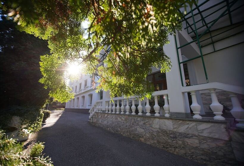 فندق Grand Kavkaz