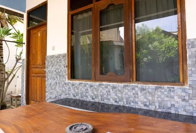 ホテル Reddoorz Near Gili Trawangan Port