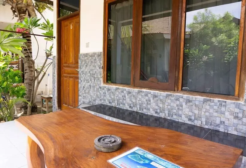 ホテル Reddoorz Near Gili Trawangan Port