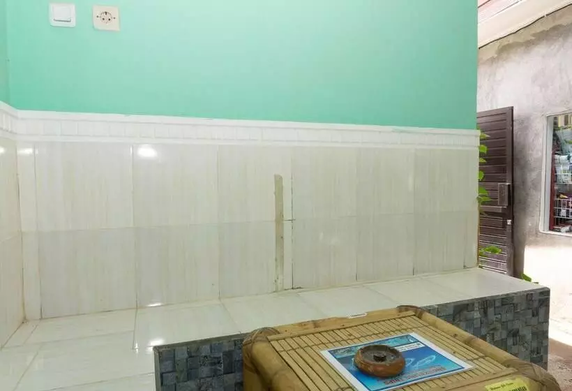 ホテル Reddoorz Near Gili Trawangan Port