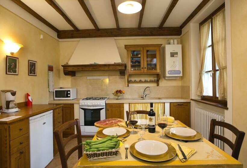 Nice Apartment In Lucignano With Shared Pool