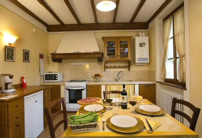 Nice Apartment In Lucignano With Shared Pool