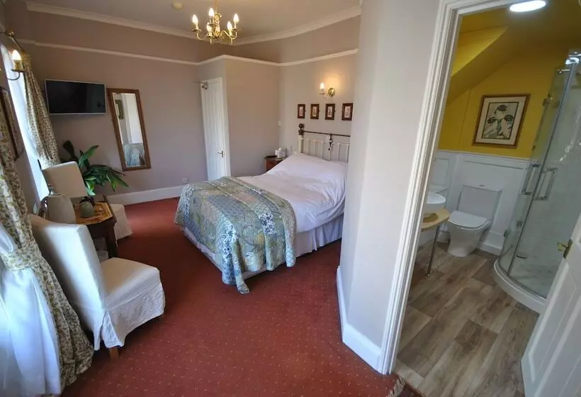 ペンション Churchill Guest House