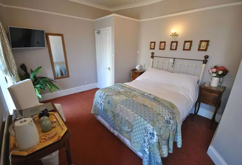 ペンション Churchill Guest House