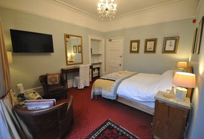 펜션 Churchill Guest House