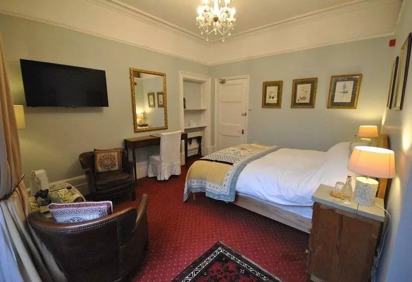 ペンション Churchill Guest House