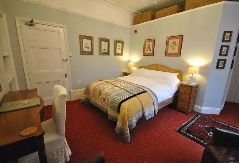 ペンション Churchill Guest House