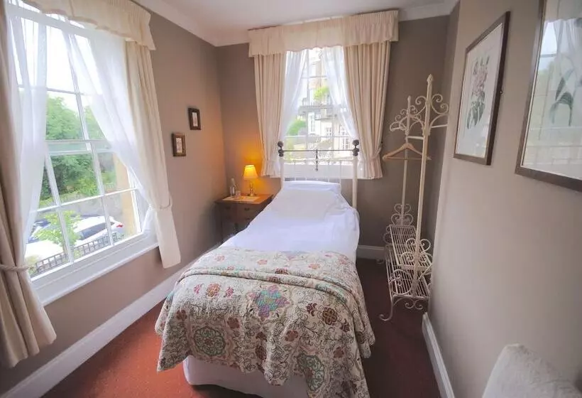 ペンション Churchill Guest House