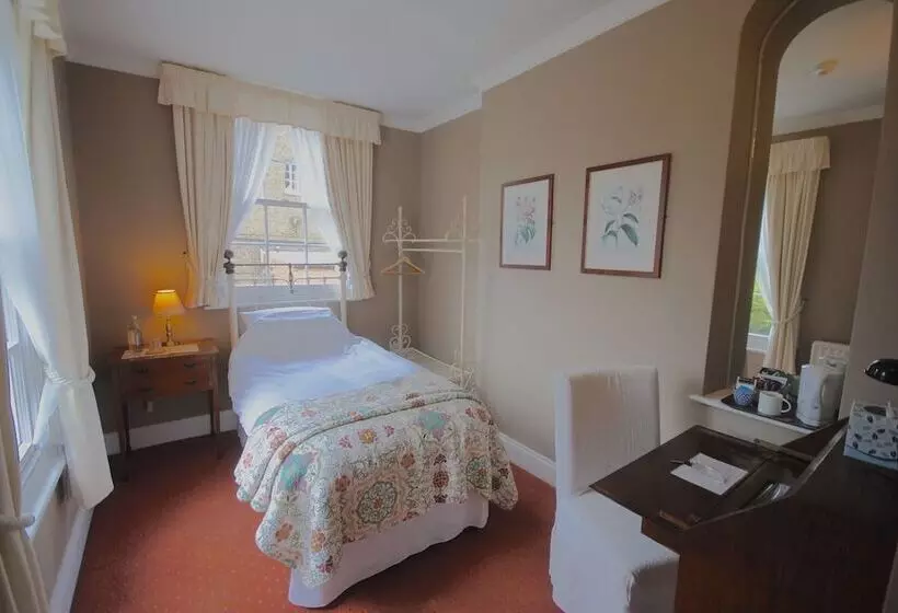 ペンション Churchill Guest House