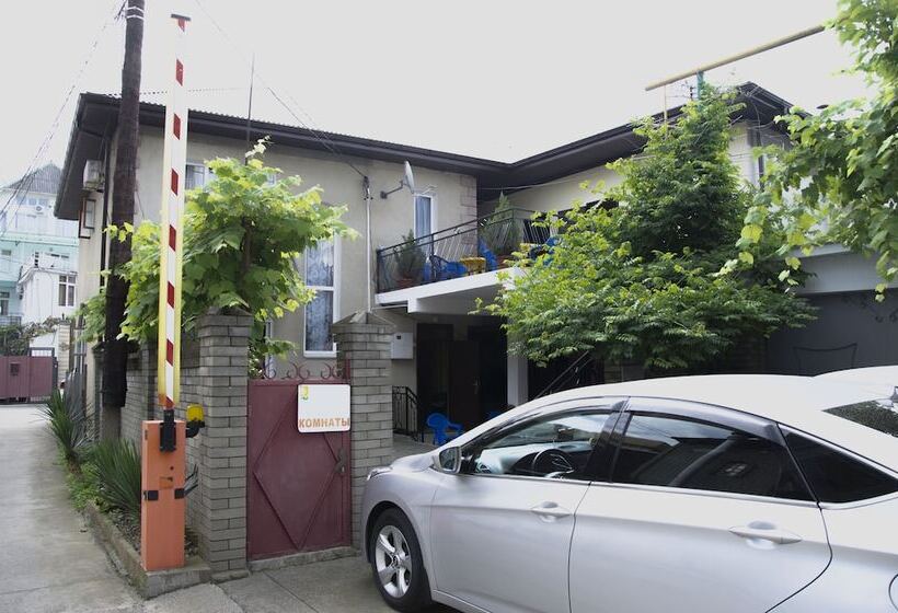 بنسيون Dzhuv   House