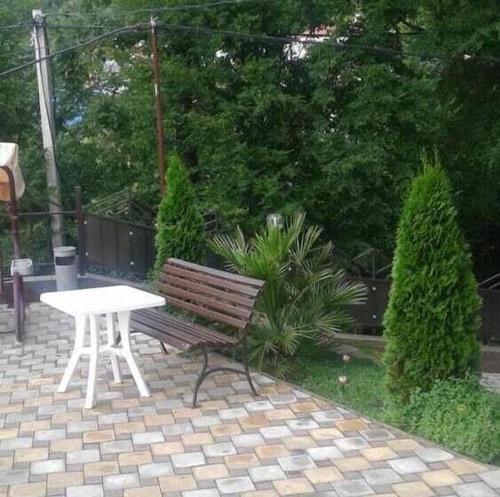 بنسيون Guest House Villa Nadezhda