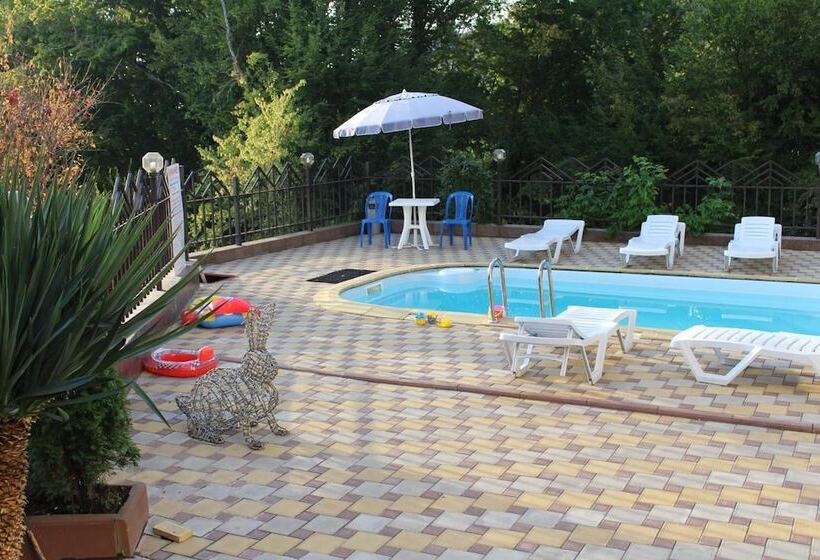بنسيون Guest House Villa Nadezhda