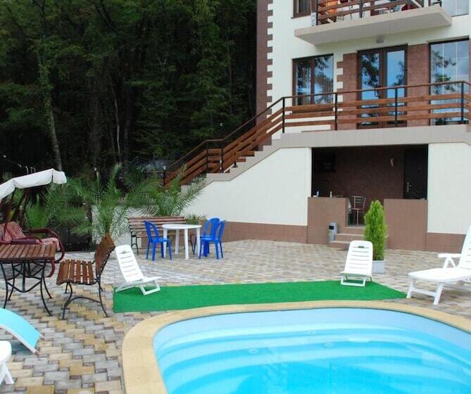 بنسيون Guest House Villa Nadezhda