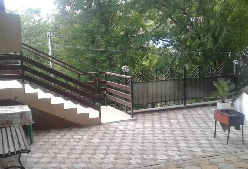 بنسيون Guest House Villa Nadezhda