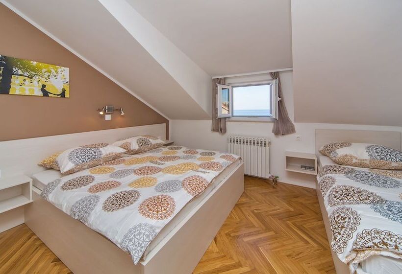 Пансион Apartment Residence Narona