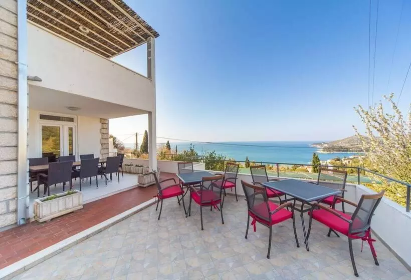 Majatalo Apartment Residence Narona