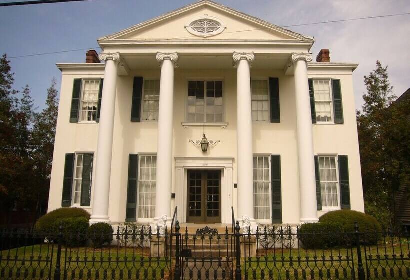 The Pillars In Natchez B&b