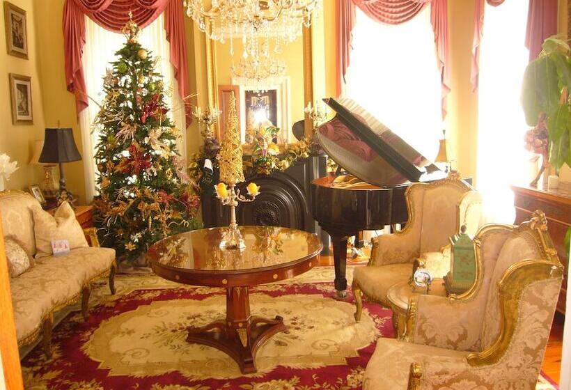 The Pillars In Natchez B&b