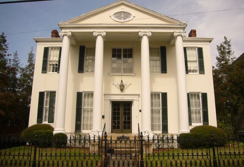 The Pillars In Natchez B&b