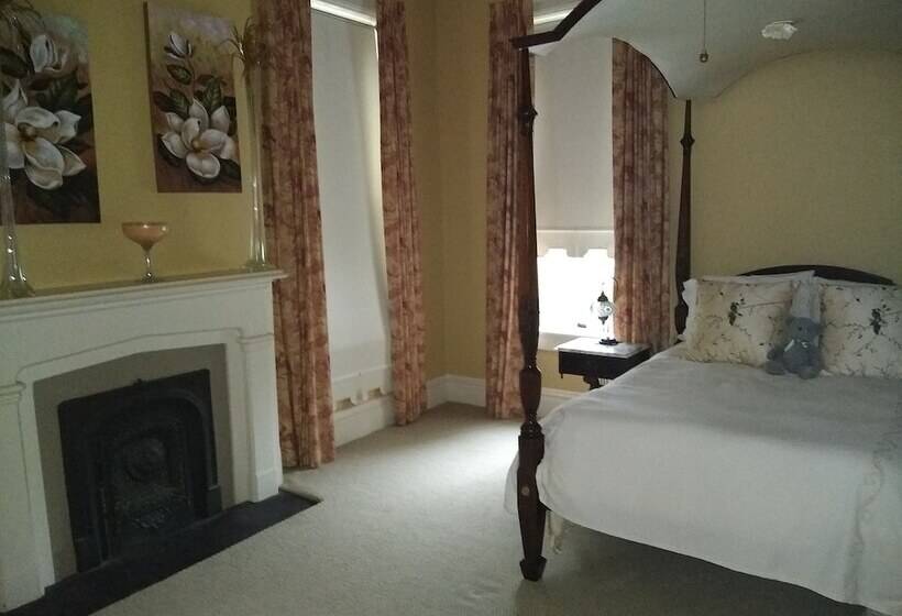 The Pillars In Natchez B&b