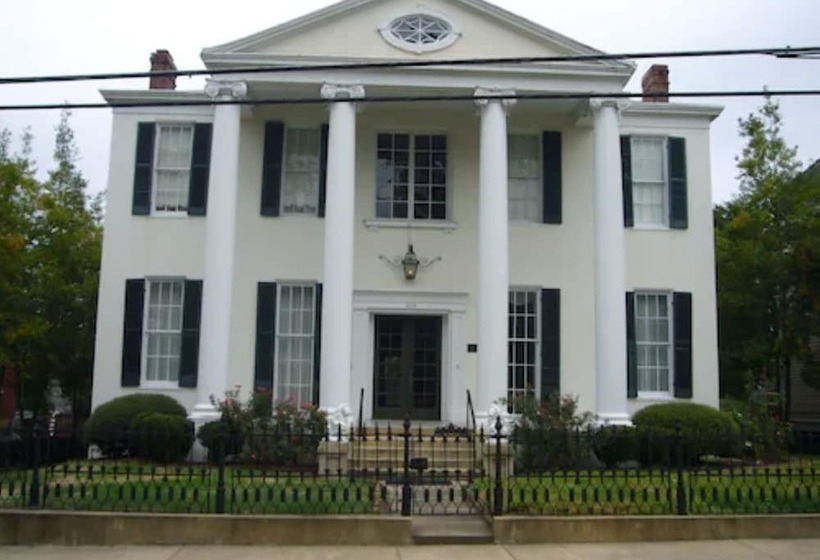 The Pillars In Natchez B&b