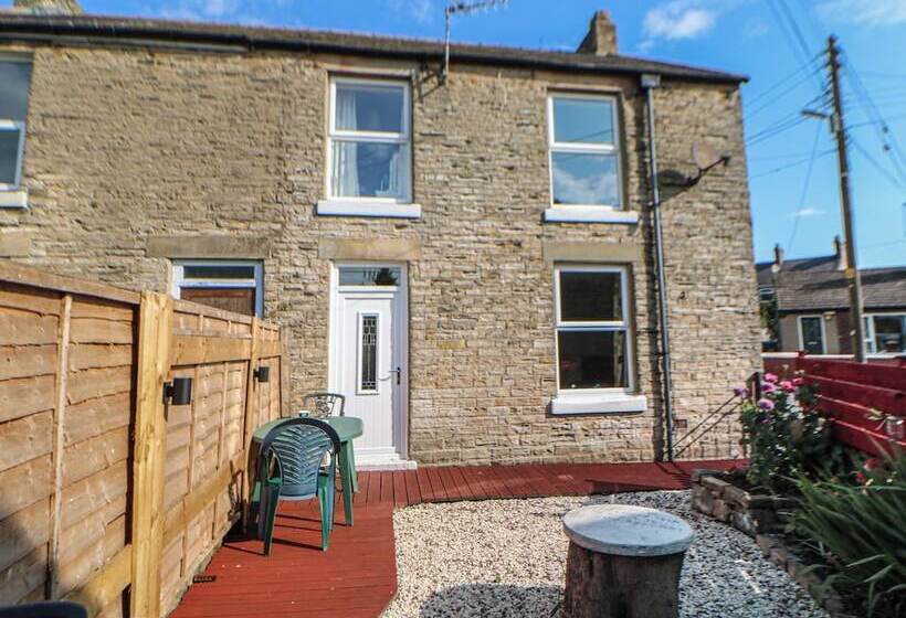 1 Victoria Cottages