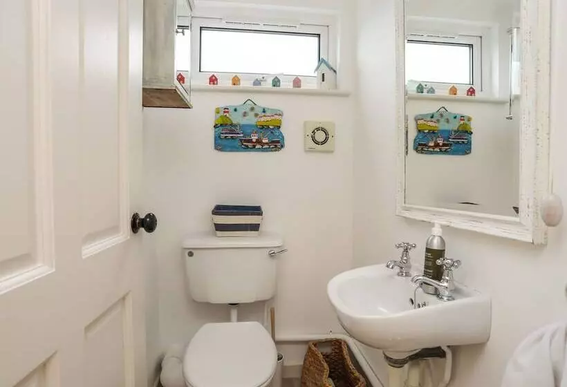 Angorfa   Trearddur Bay